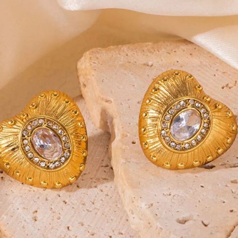 Gold Heart-Shaped Earrings N824